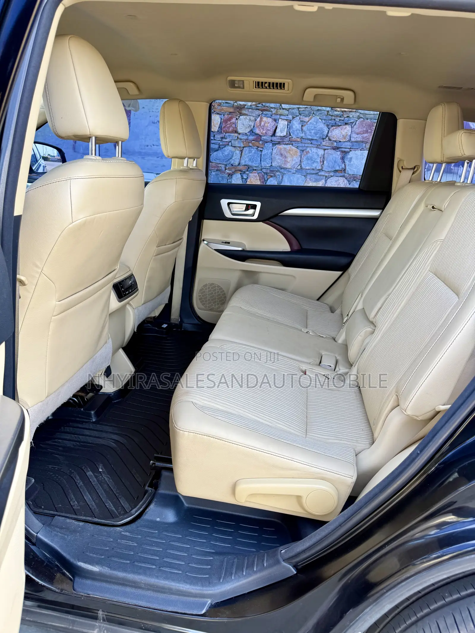 Toyota Highlander LE 4x2 (2.7L 4cyl 6A) 2017 Black