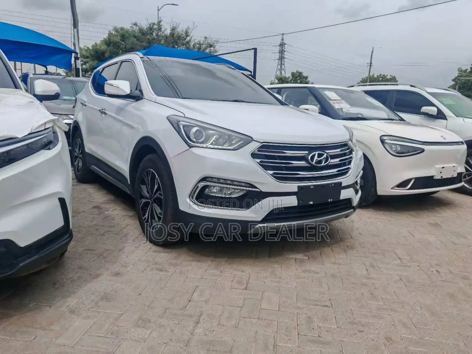 Hyundai Santa Fe SE FWD 2017 White