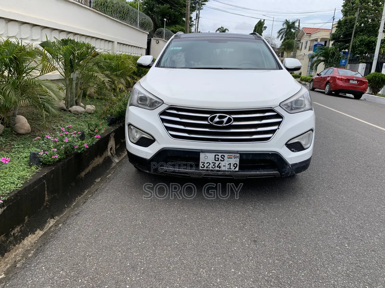 Hyundai Santa Fe 2013 White