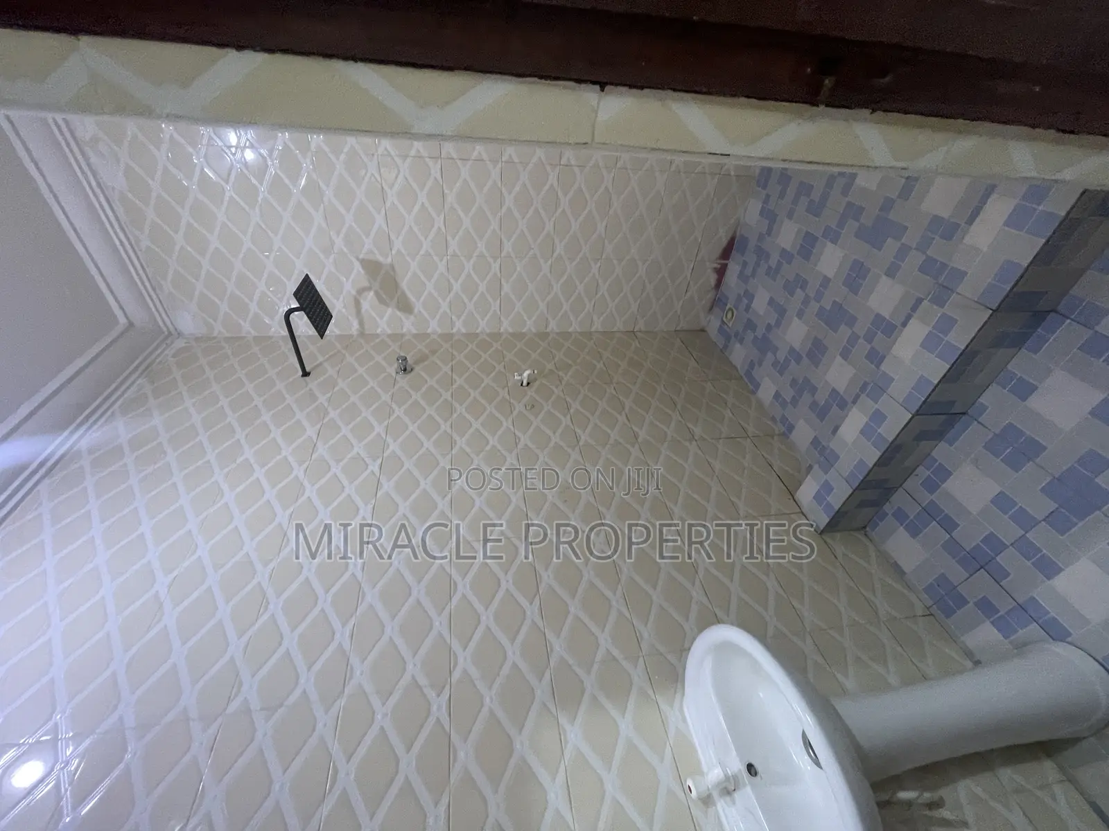 1bdrm Apartment in Miracle Properties, Old Ashomang for rent