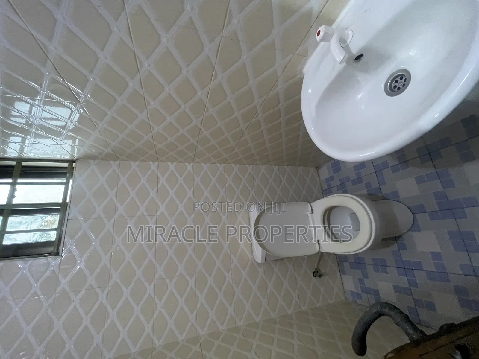 1bdrm Apartment in Miracle Properties, Old Ashomang for rent