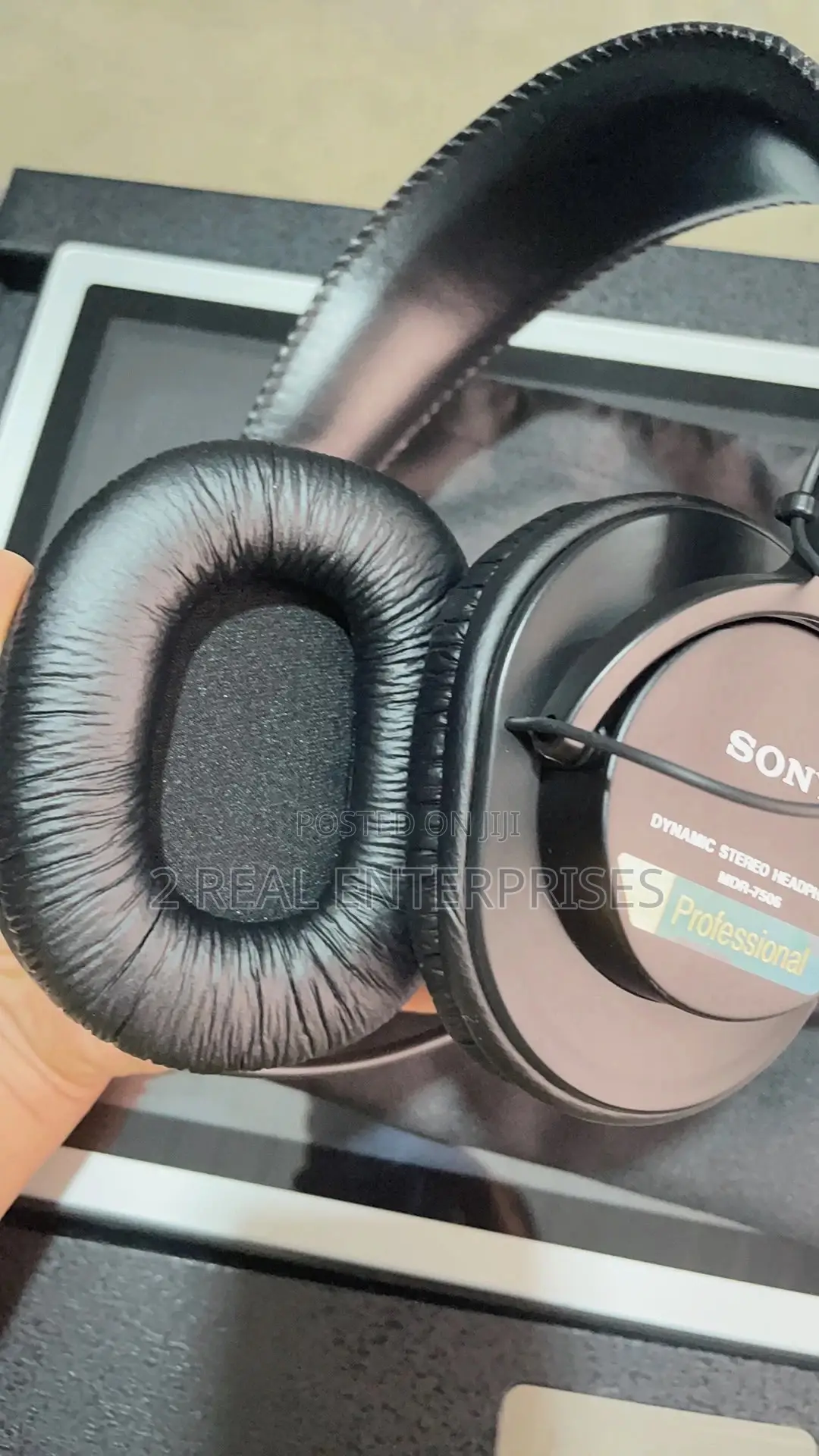 Sony MDR-7506 Professional Monitor Headphones