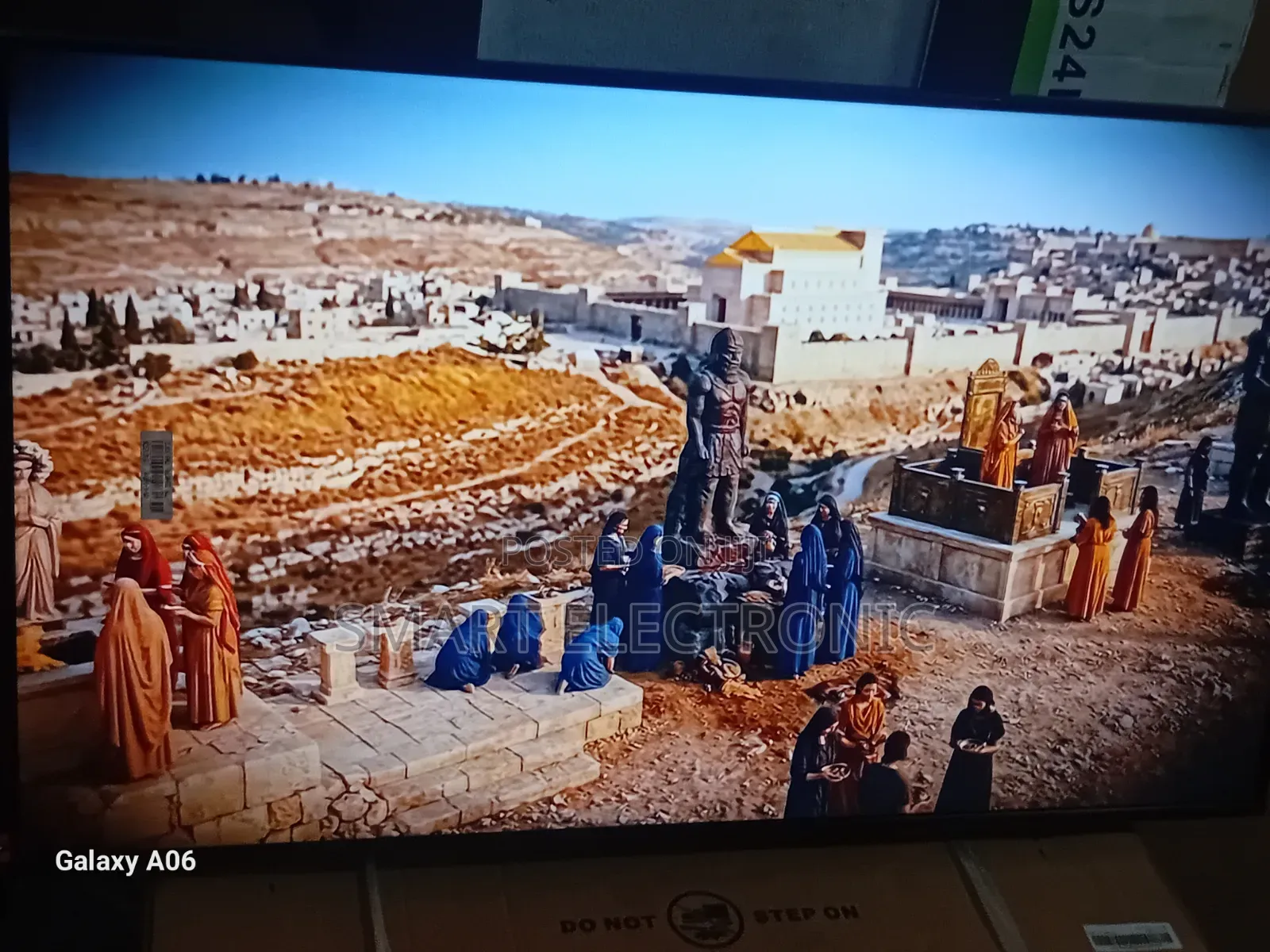 Samsung 43-Inch Modern Smart Television With Sharp Resolution