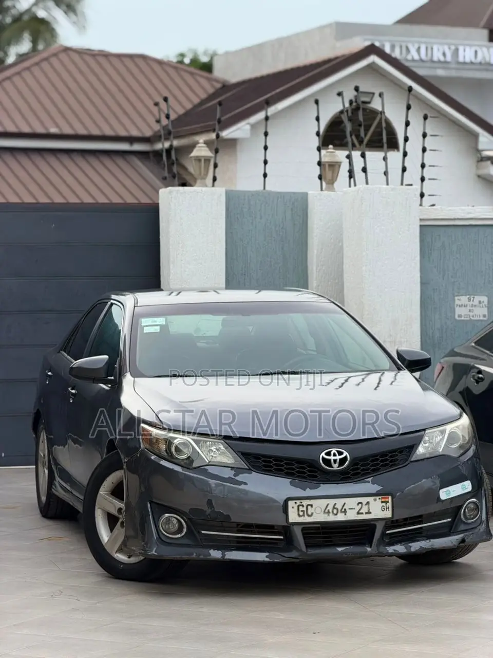 Toyota Camry SE 4dr Sedan (2.5L 4cyl 6A) 2013