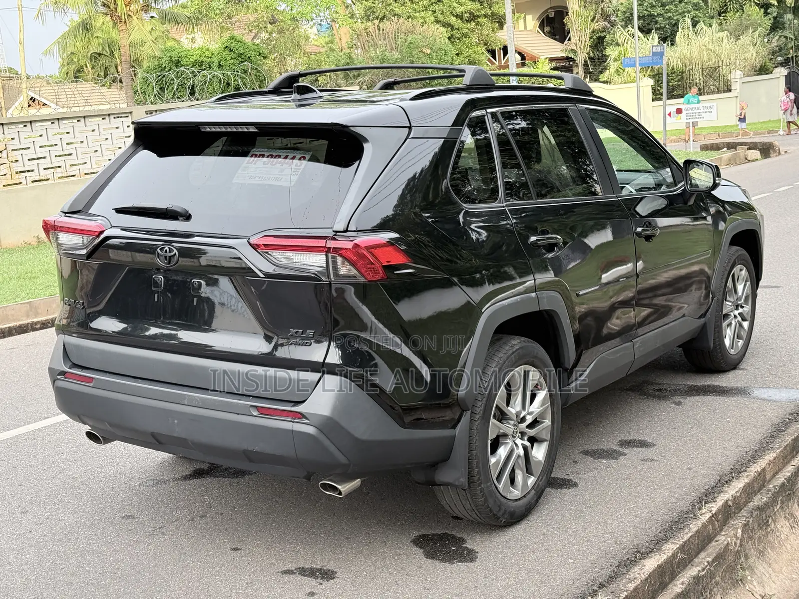 Toyota RAV4 XLE Premium AWD 2023 Black
