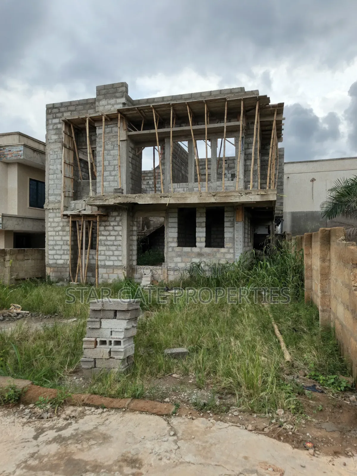 5bdrm House in Santasi Brofoyedu, Kumasi Metropolitan for sale