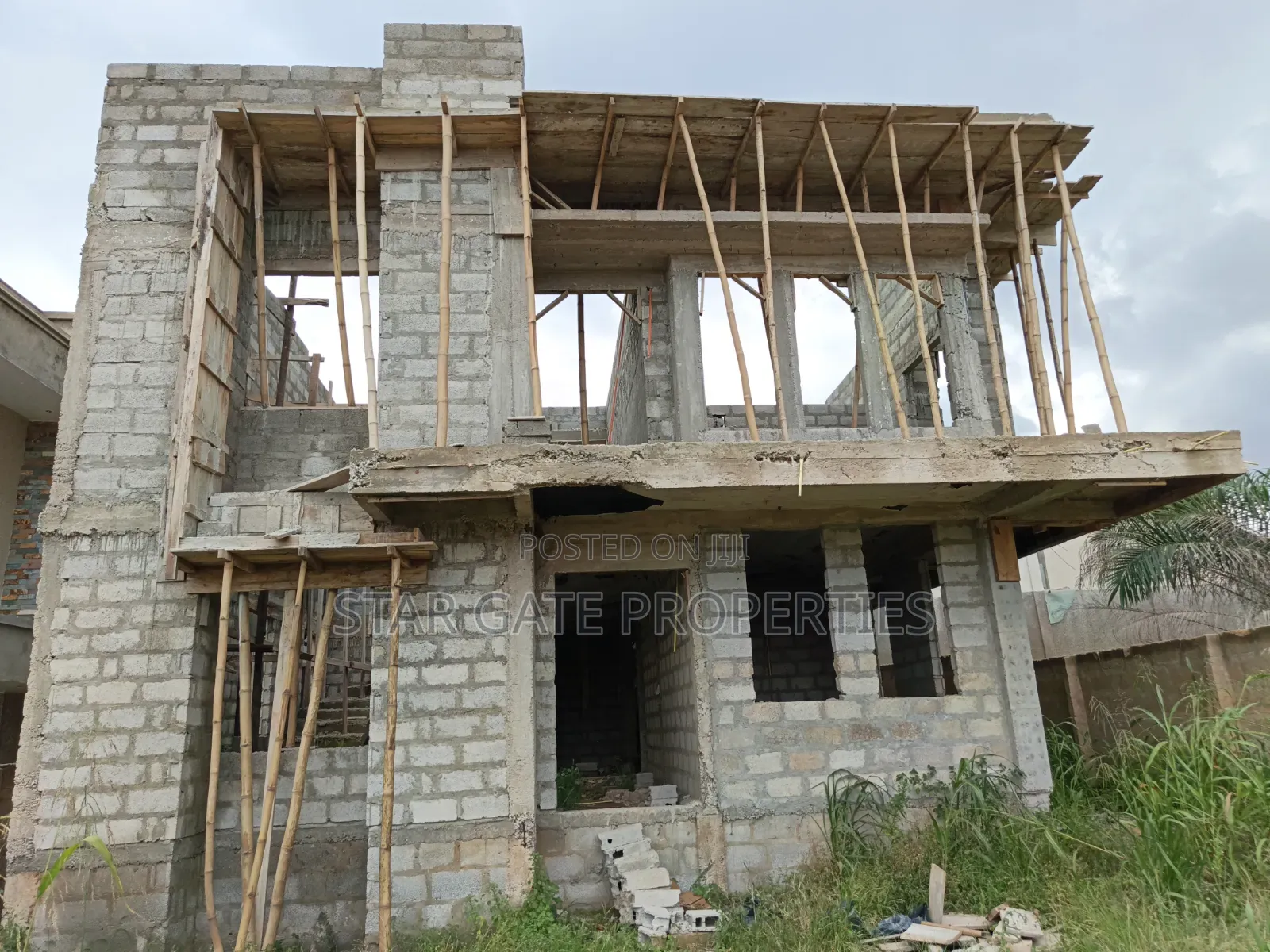 5bdrm House in Santasi Brofoyedu, Kumasi Metropolitan for sale