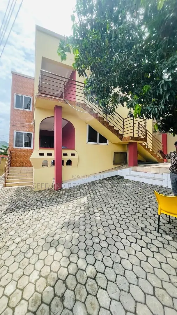 3bdrm Apartment in Sefdard Properties, Kwabenya for rent