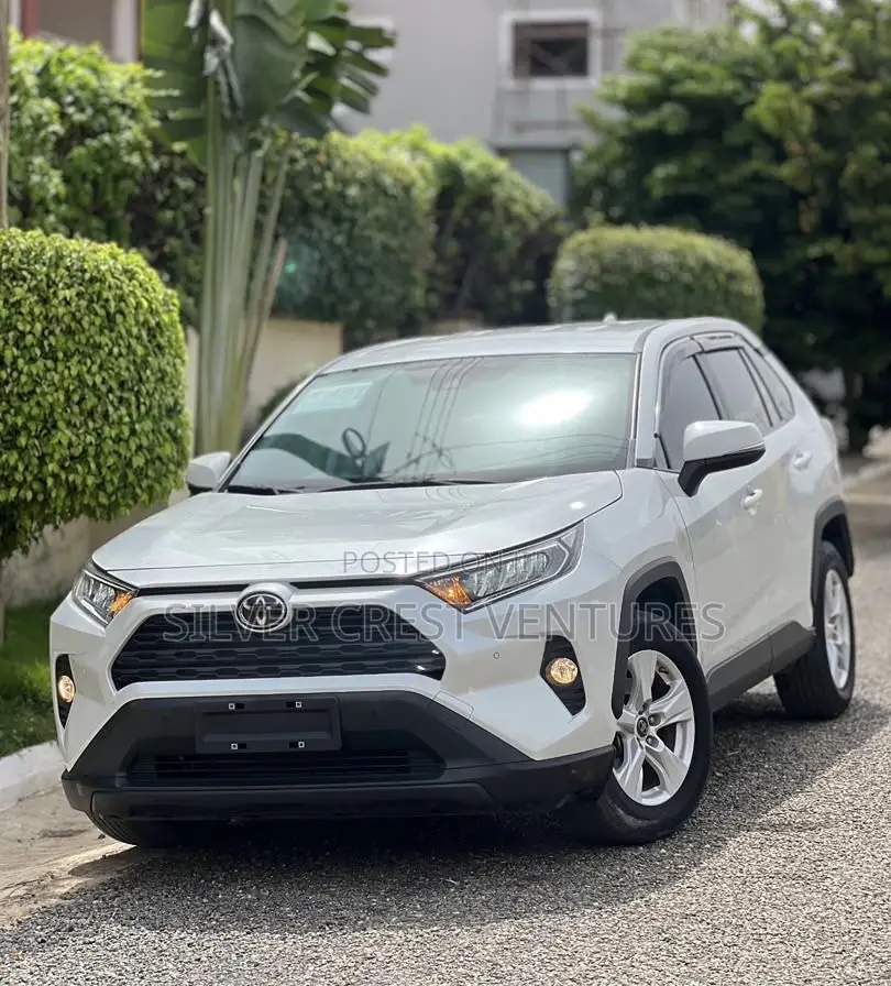 Toyota RAV4 XLE Premium AWD 2020 White