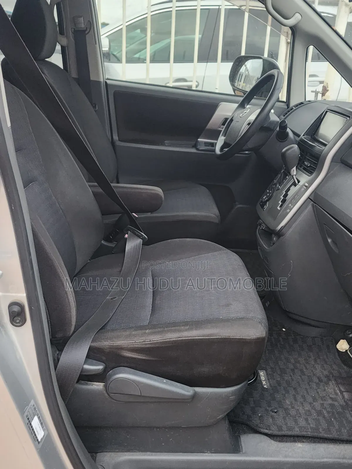 Toyota Voxy 2008 Silver
