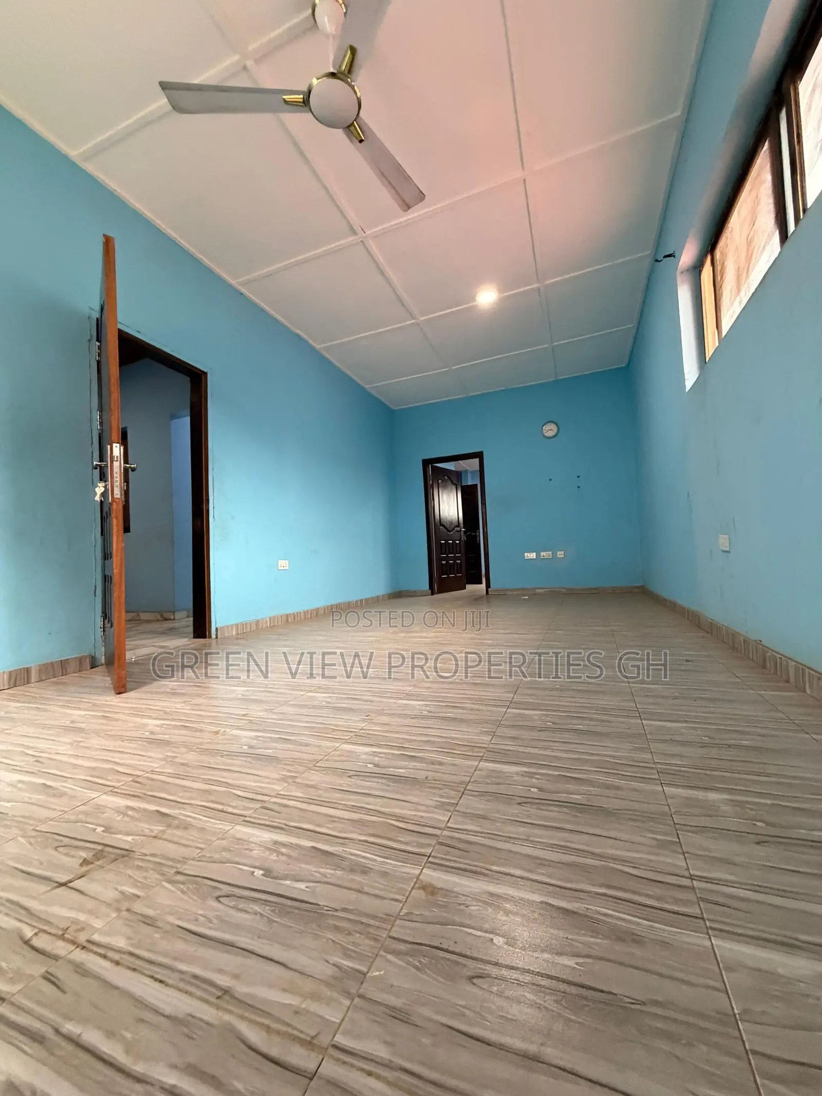4bdrm Apartment in West Hills Mall Area for rent
