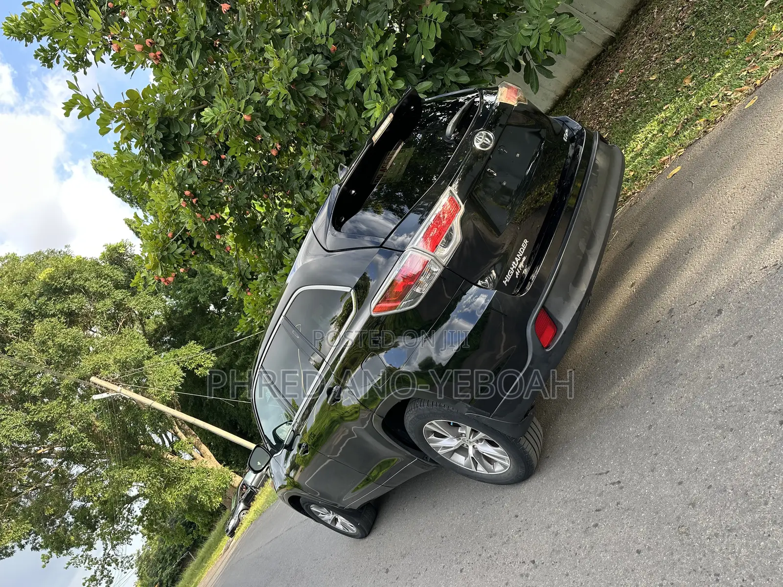 Toyota Highlander LE Plus 4x4 V6 (3.5L 6cyl 8A) 2017 Black