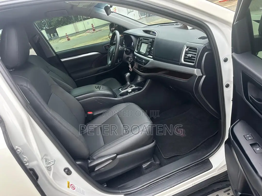 Toyota Highlander 2019 Off white