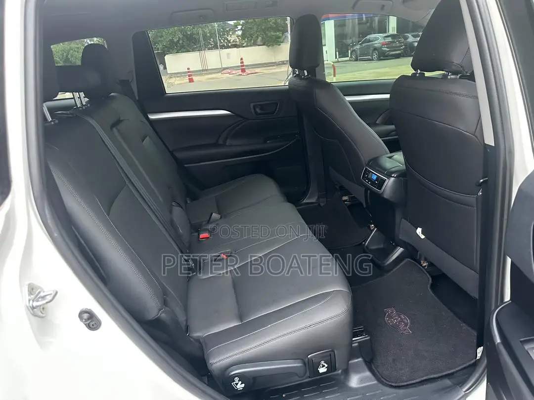 Toyota Highlander 2019 Off white