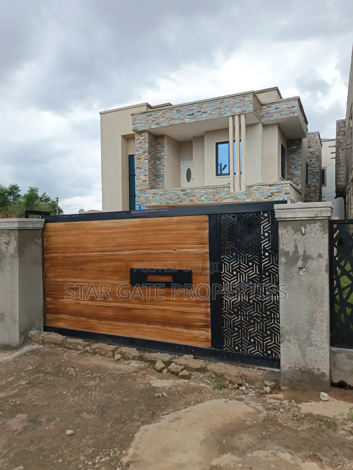4bdrm House in Brofoyedu, Kumasi Metropolitan for sale