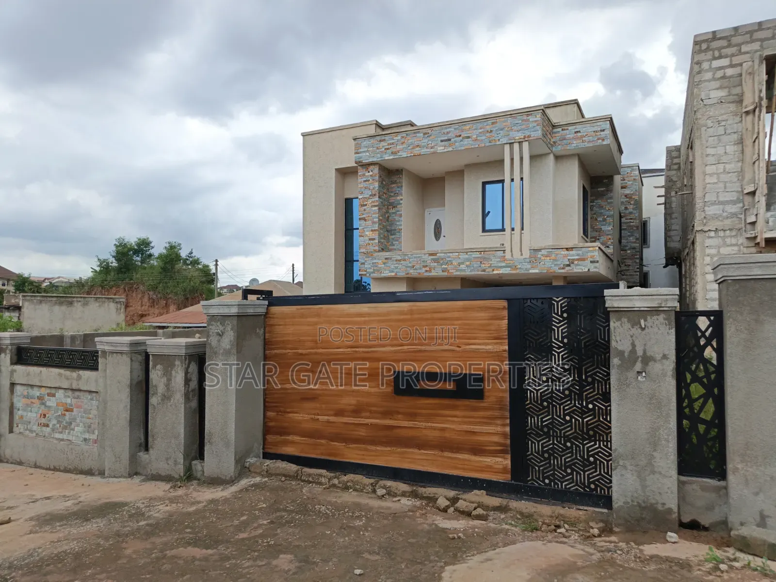 4bdrm House in Brofoyedu, Kumasi Metropolitan for sale