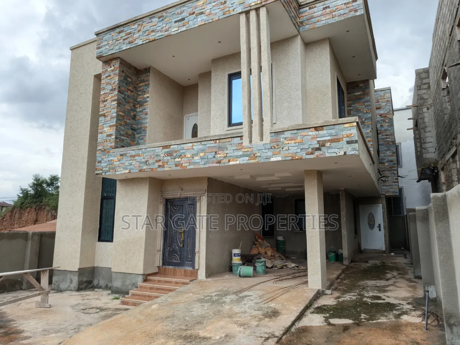 4bdrm House in Brofoyedu, Kumasi Metropolitan for sale