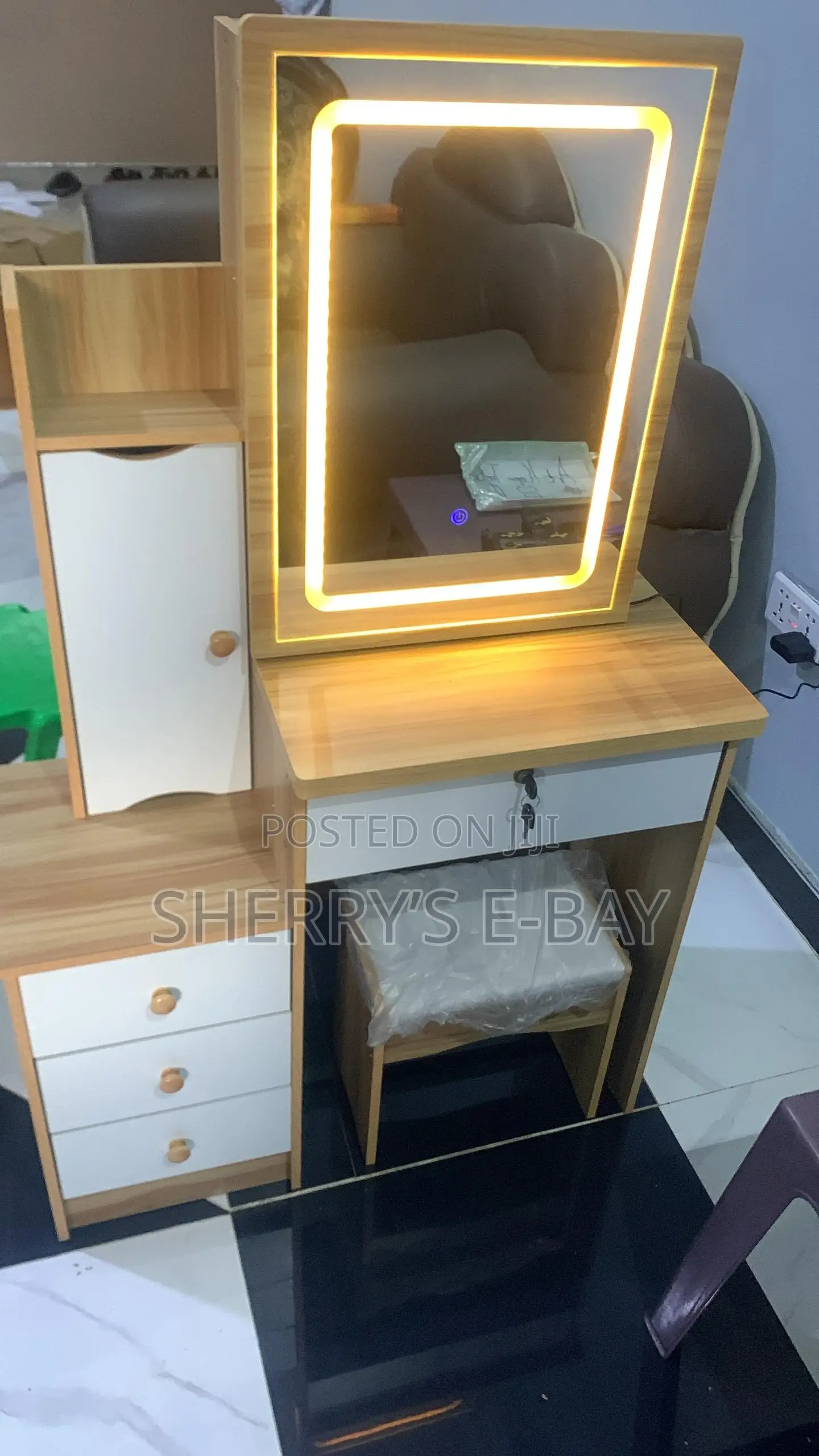 Dressers With Led Mirror