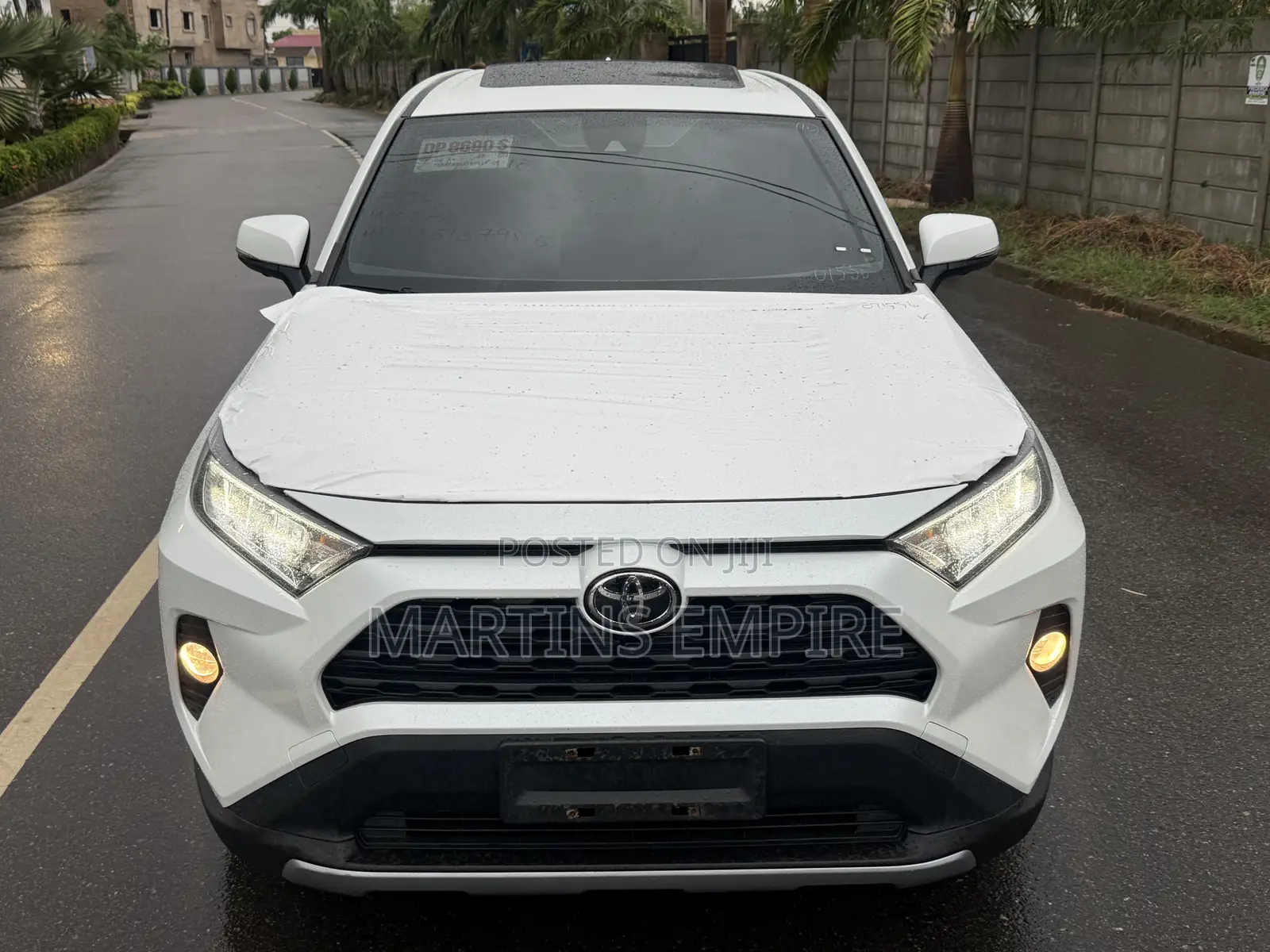 Toyota RAV4 XLE FWD 2023 White