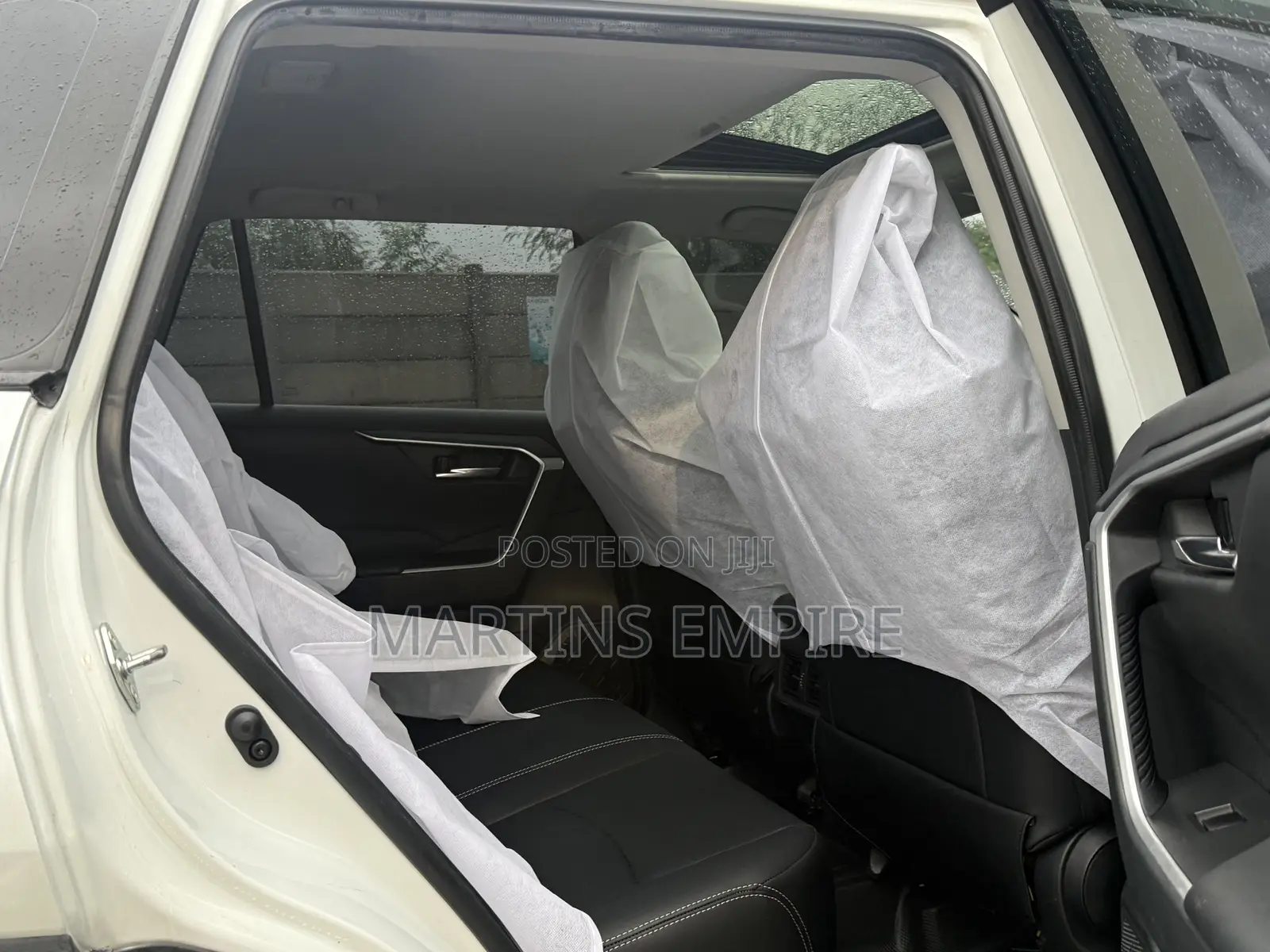 Toyota RAV4 XLE FWD 2023 White