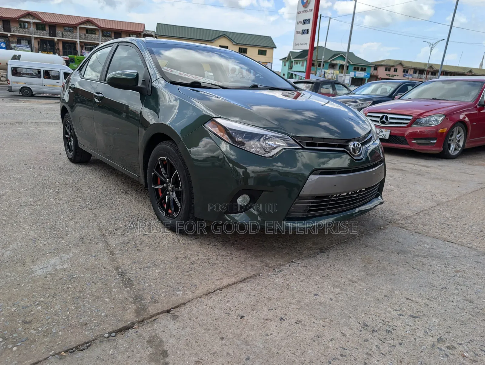 Toyota Corolla LE 4dr Sedan (1.8L 4cyl CVT) 2015 Green