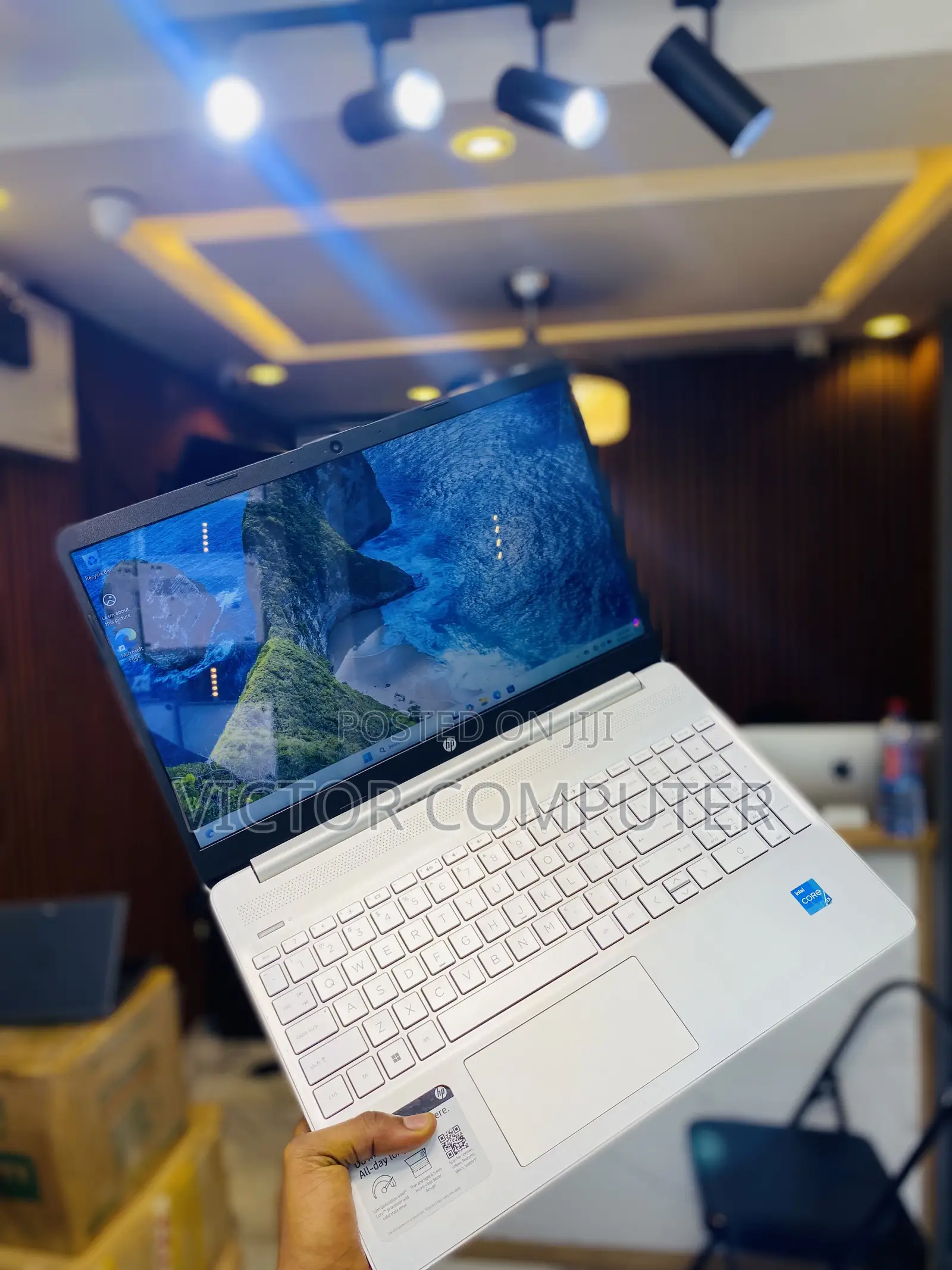 Laptop HP 15-dy2075tg 8GB Intel Core i3 SSD 256GB