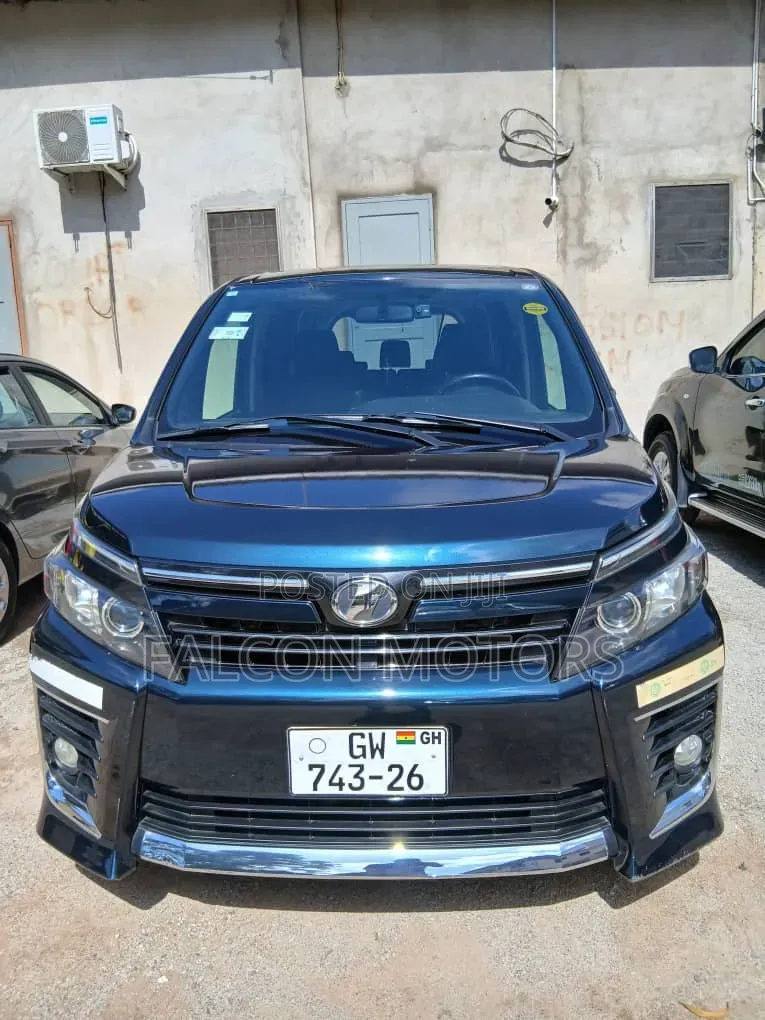 Toyota Voxy 2016 Black