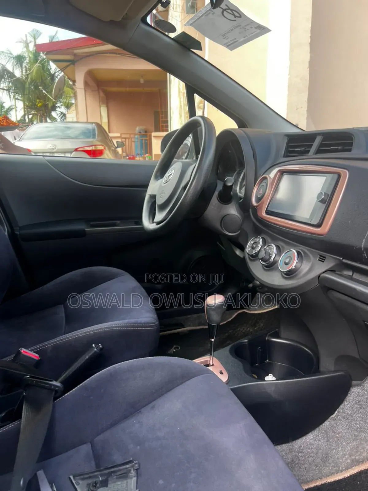 Toyota Vitz 1.0 FWD 3dr 2013 Black