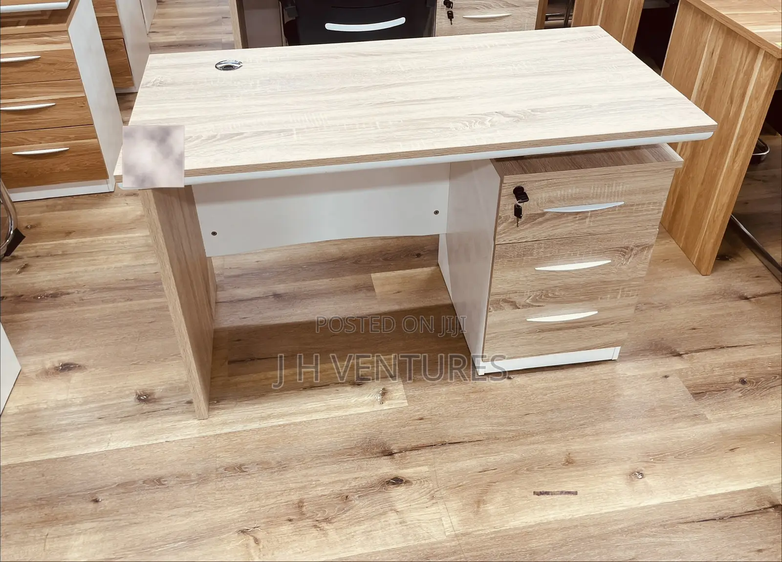 Office Table (M1523)