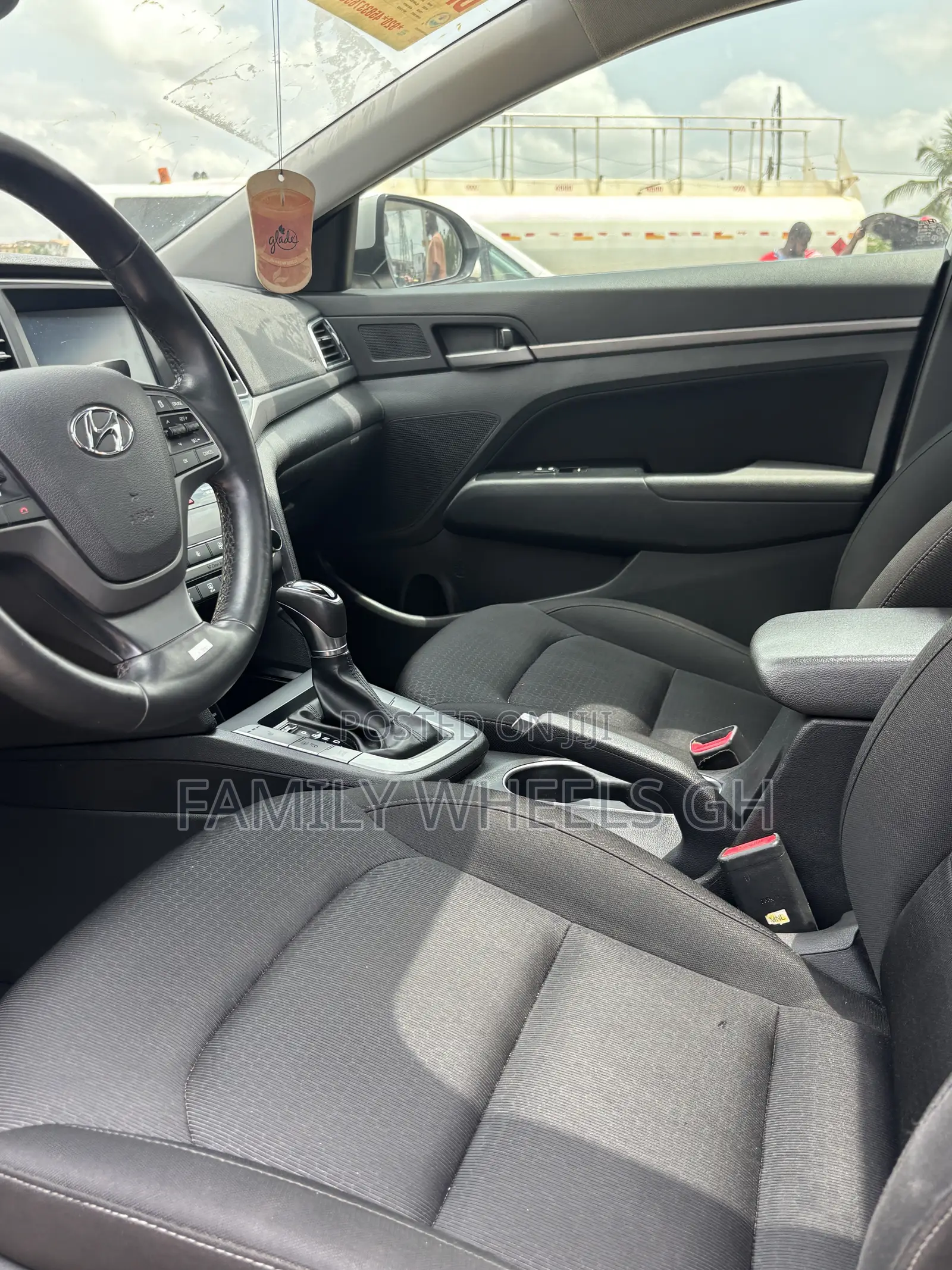 Hyundai Elantra 2018 Silver