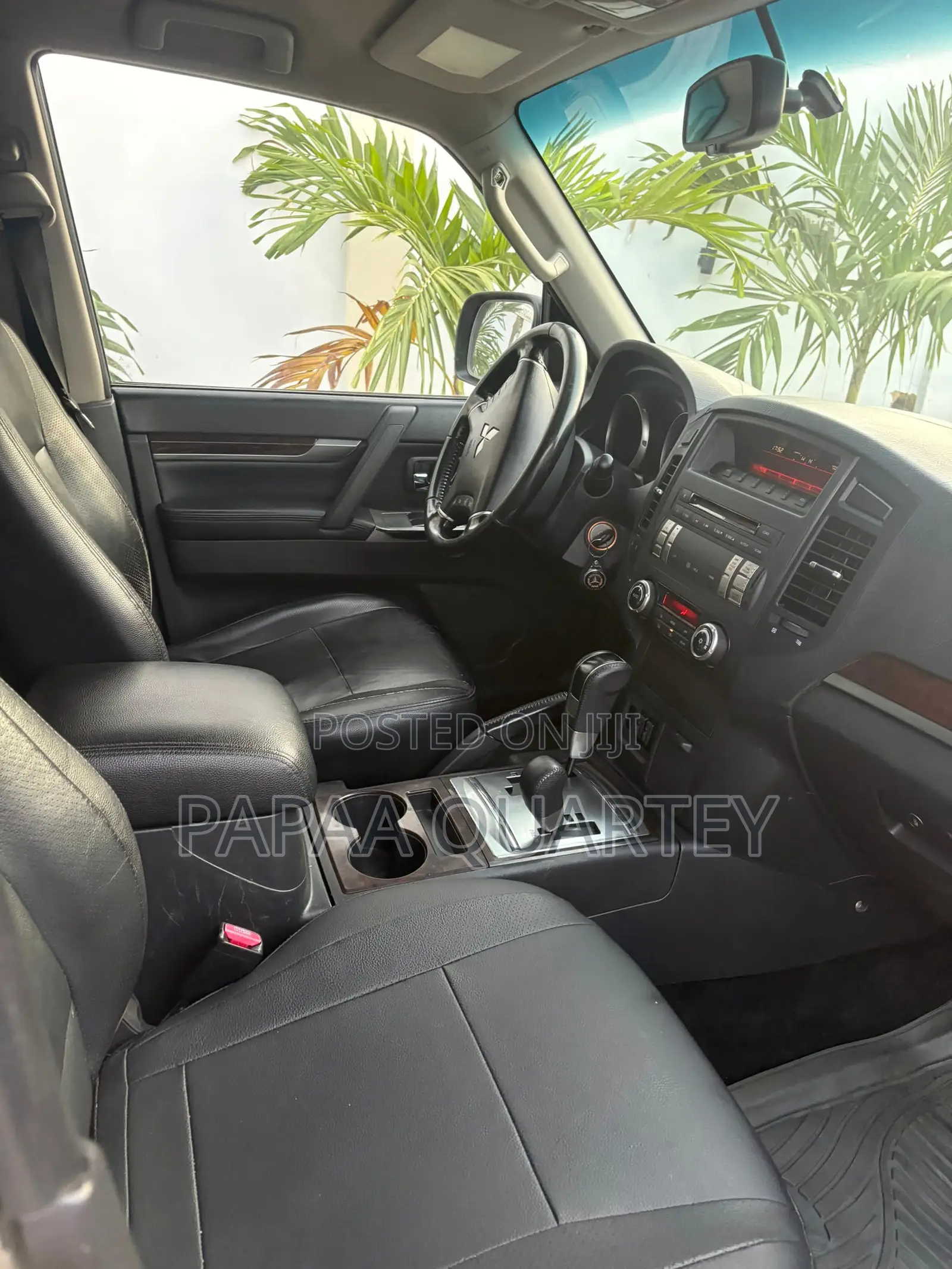 Mitsubishi Pajero 2013 Gold