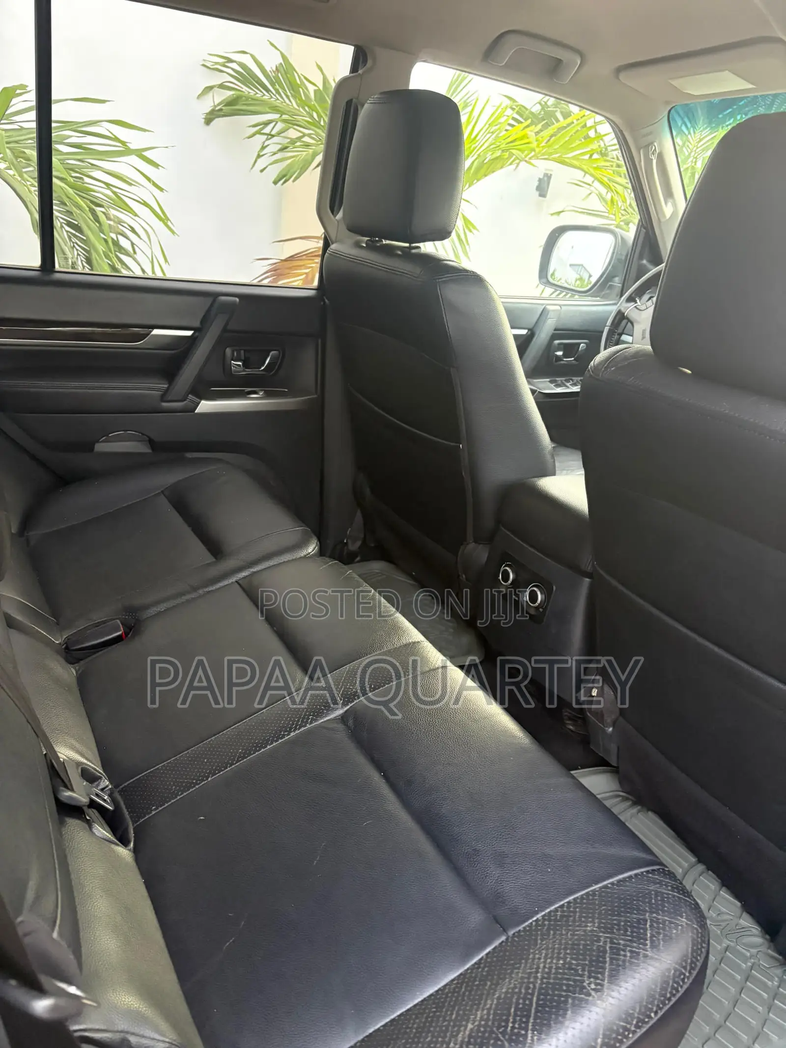 Mitsubishi Pajero 2013 Gold