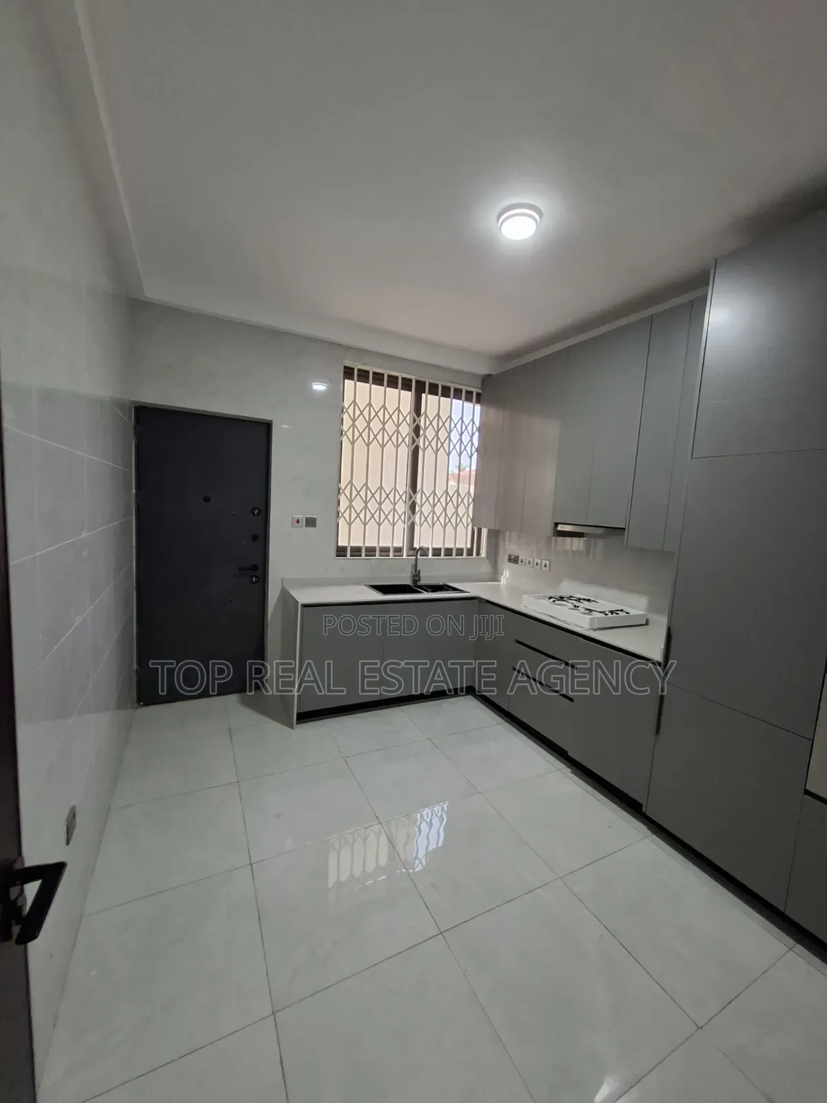 3bdrm Duplex in North Legon for sale