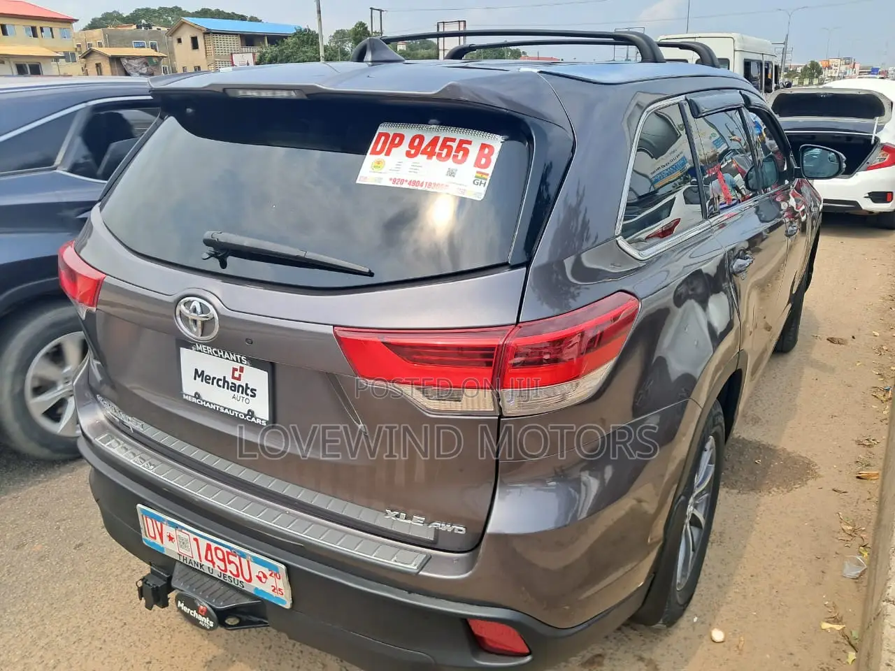 Toyota Highlander LE 2019 Brown