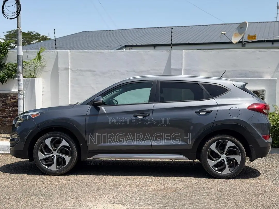 Hyundai Tucson Sport AWD 2017 Gray