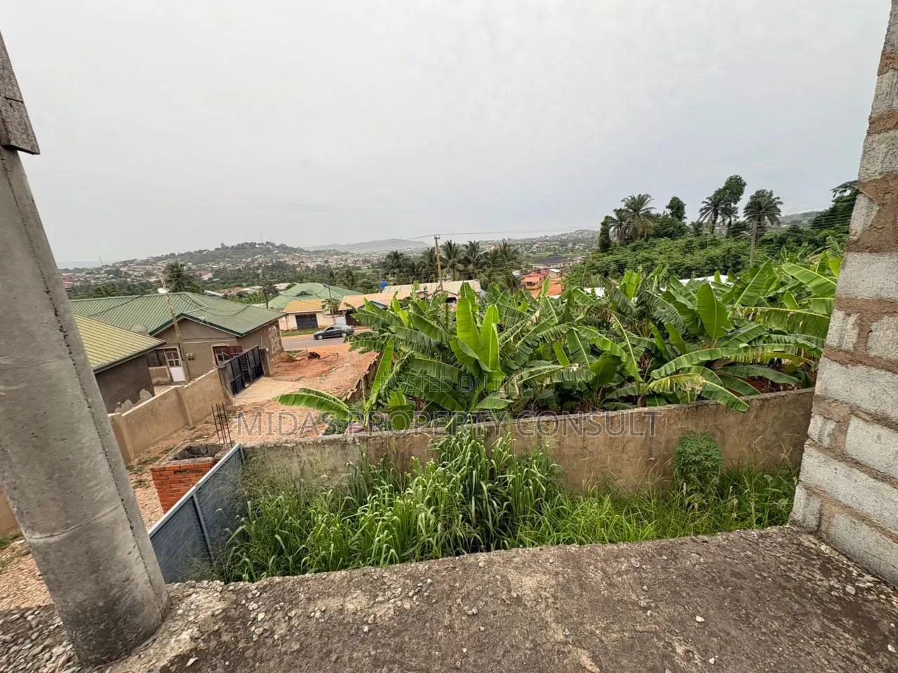9bdrm House in Nsawam for sale