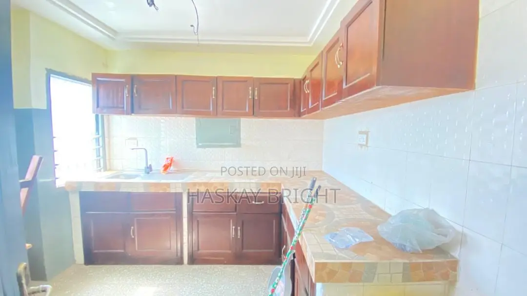 Commercial Space of 3 Bedrooms Apartment for Rent at Achimota Mile 7