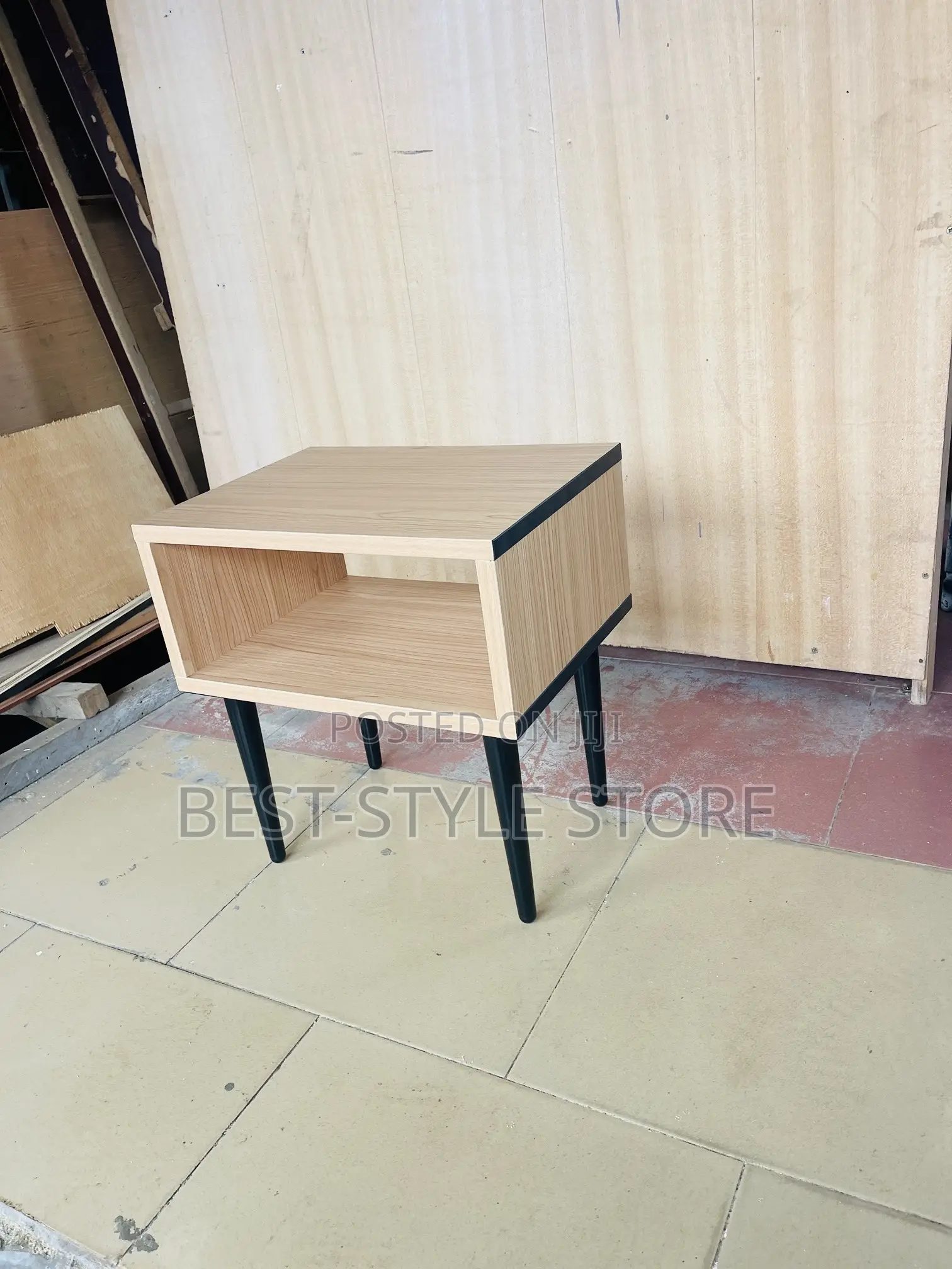 #Bsc40 Side Table