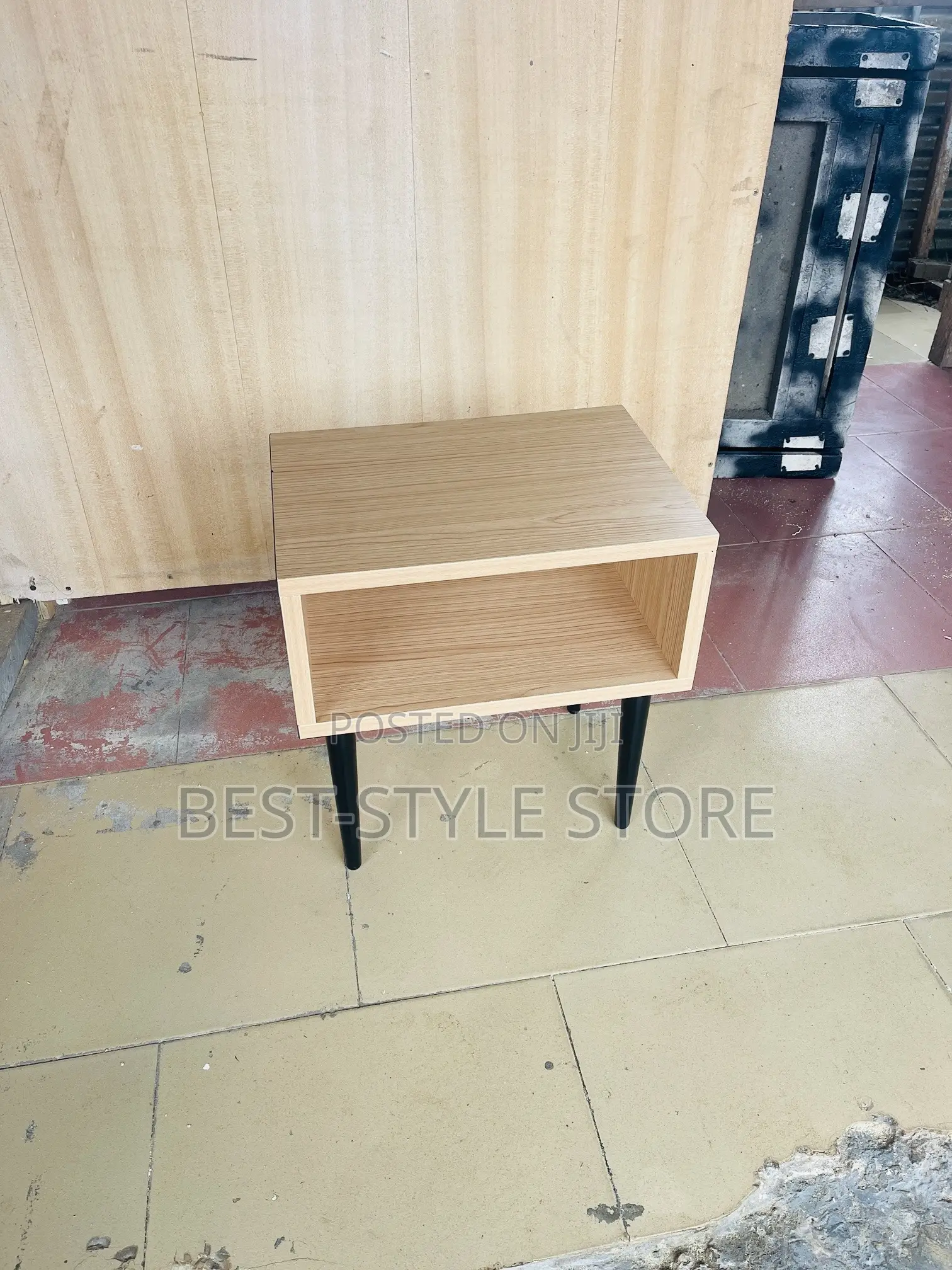 #Bsc40 Side Table