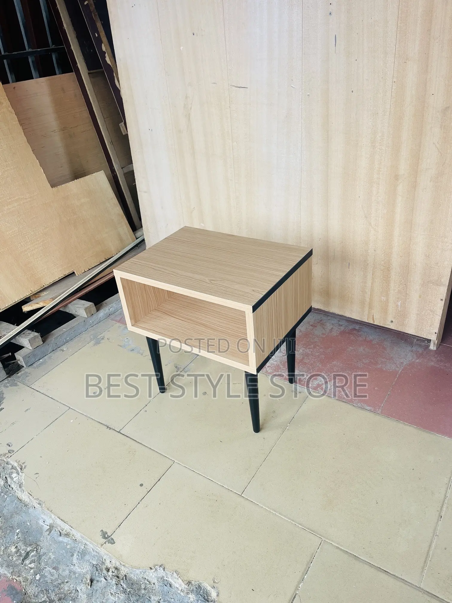#Bsc40 Side Table