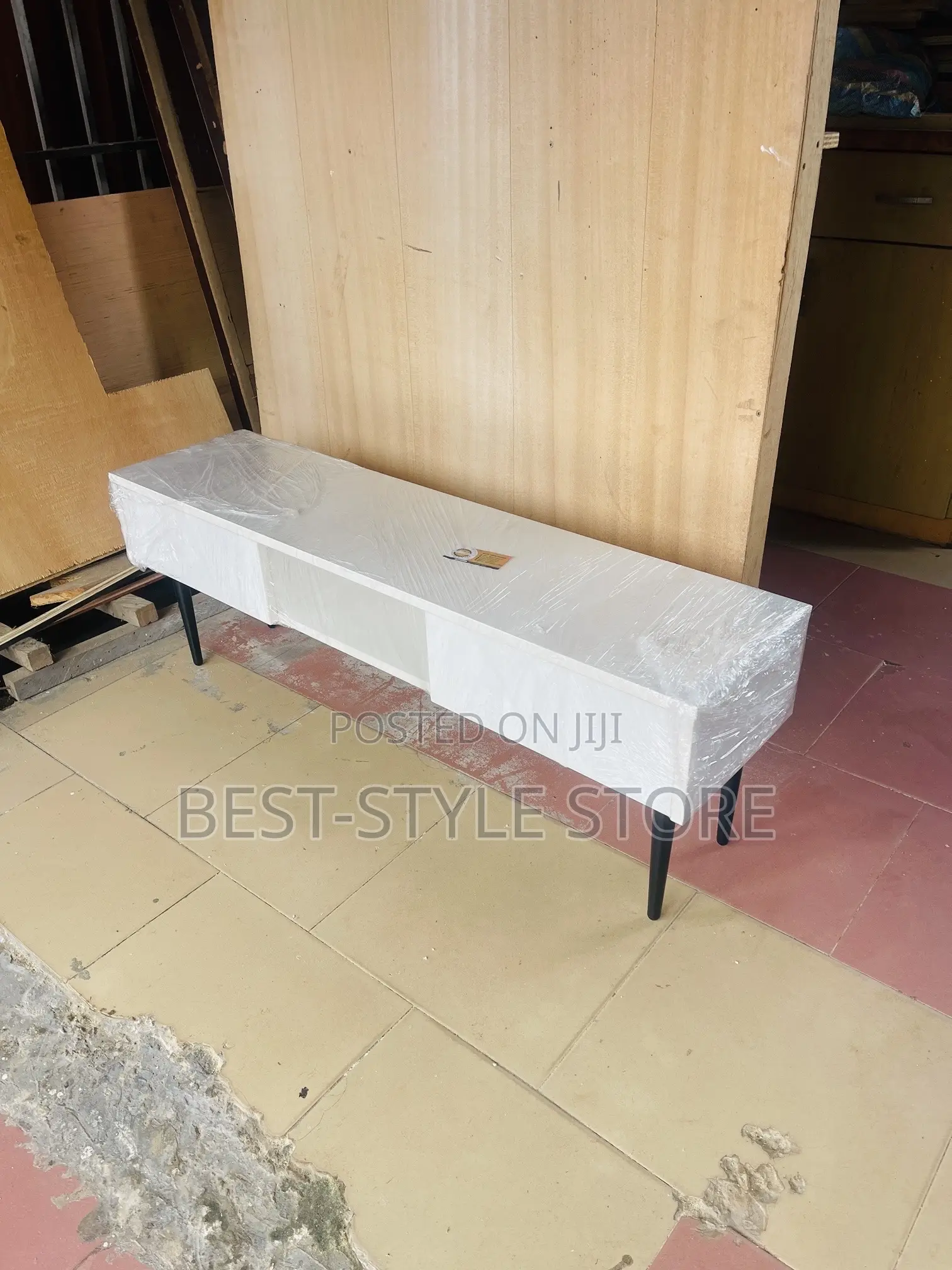 4 Feet Tv Stand