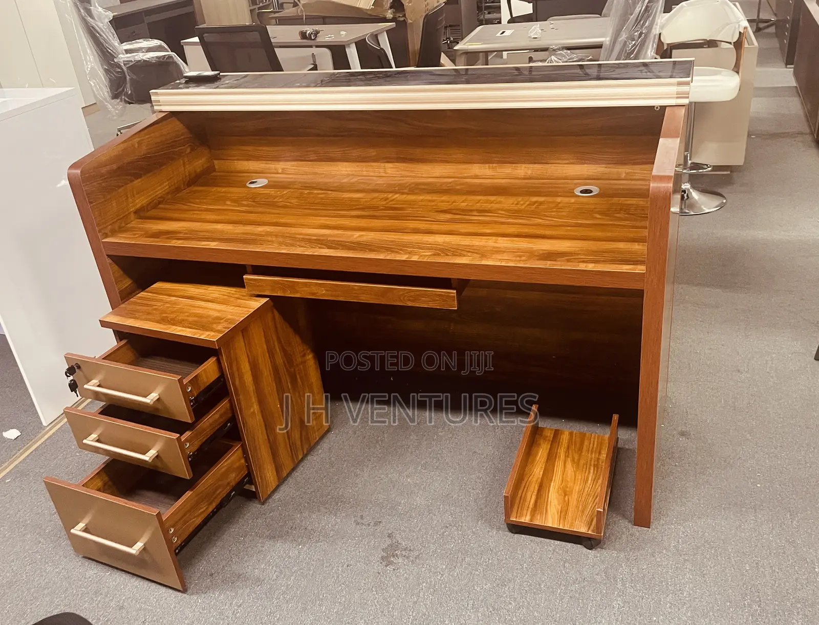 Modern Front Desk (36-206)
