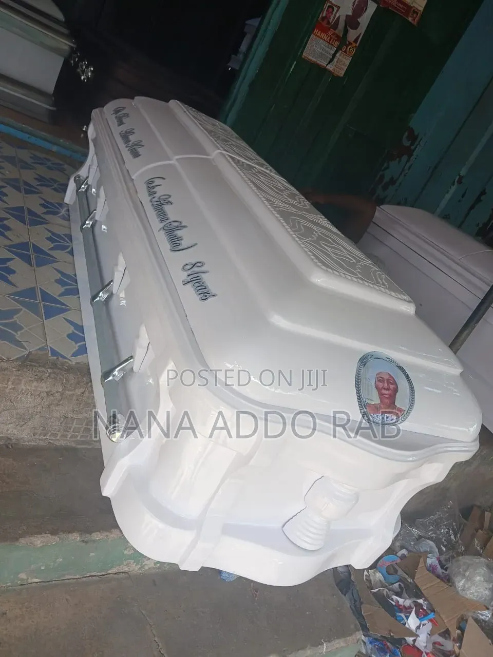 Honor Their Memory With a Beautifully White Coffin