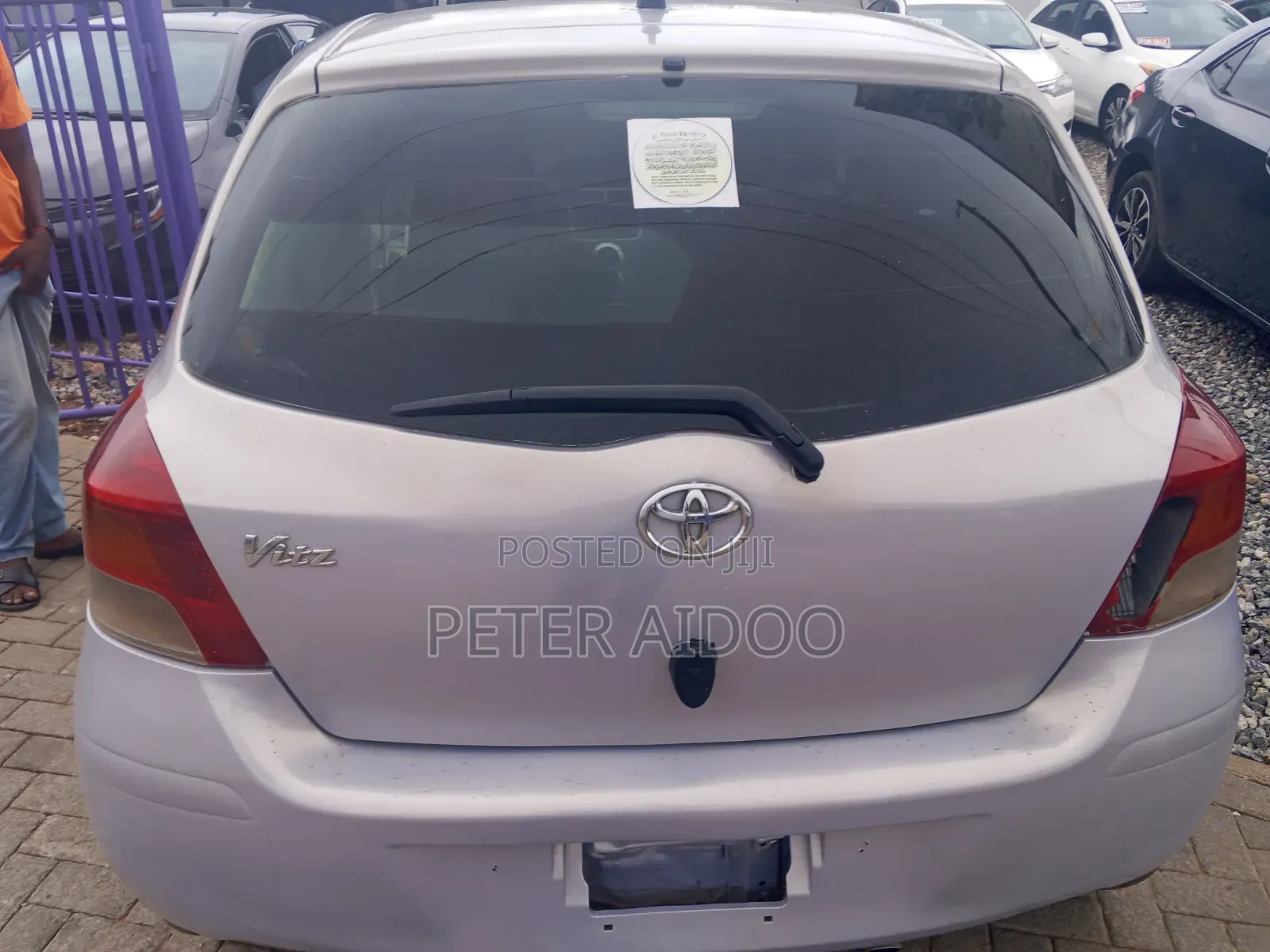 Toyota Vitz 2010 Silver