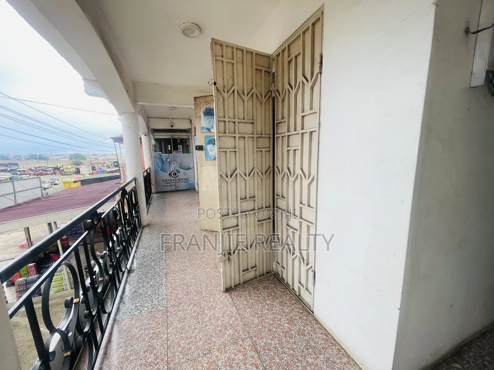 Double Shop for Rent at Mallam.