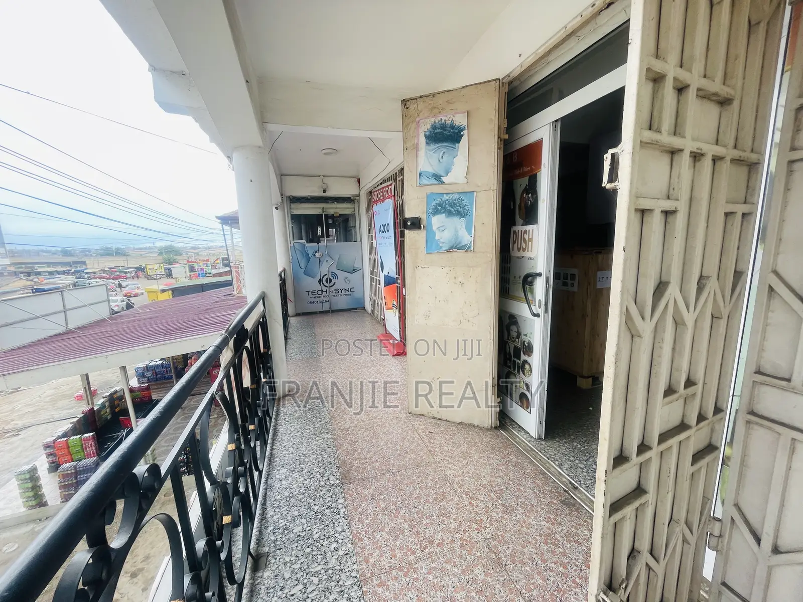 Double Shop for Rent at Mallam.