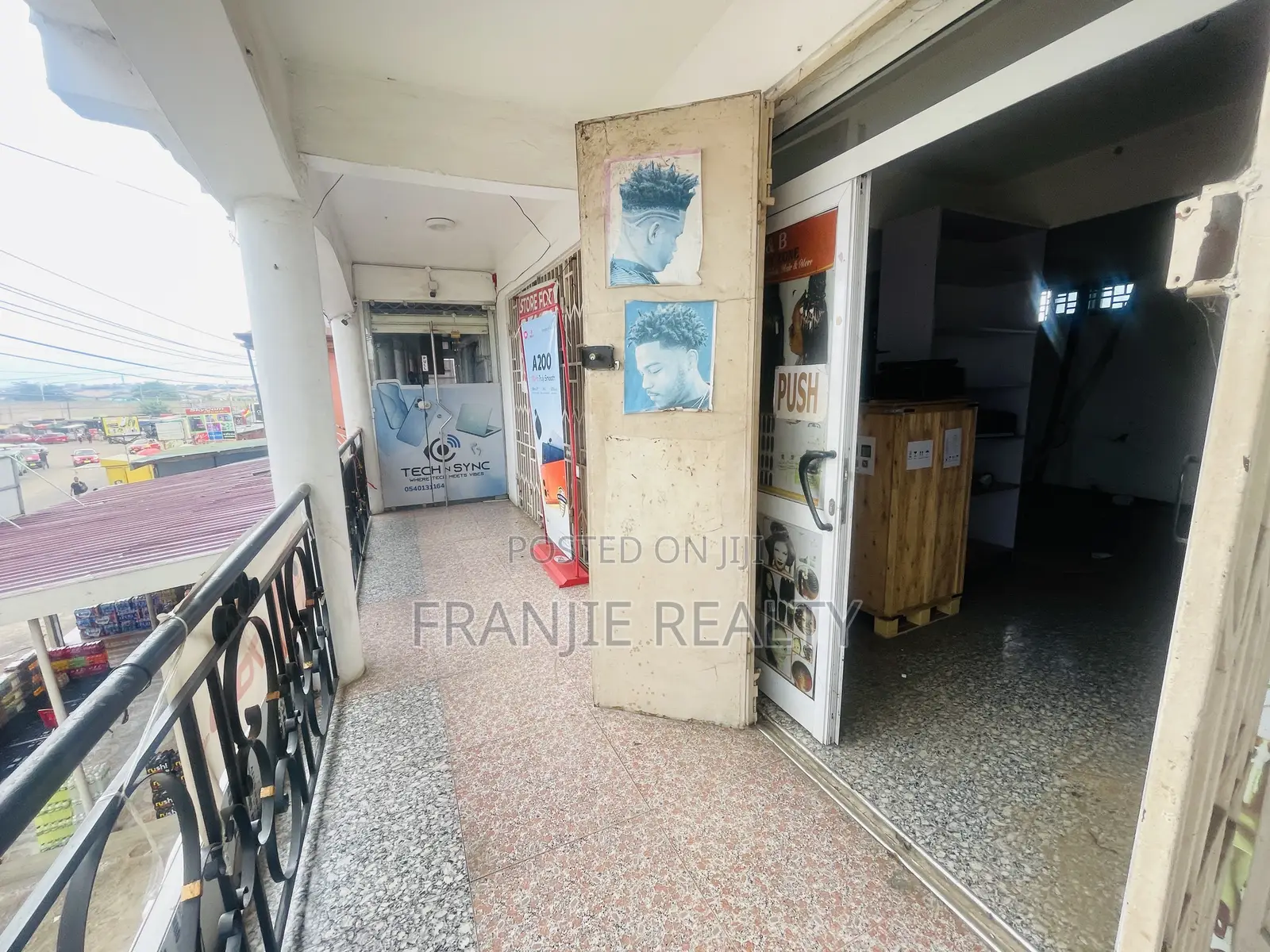Double Shop for Rent at Mallam.