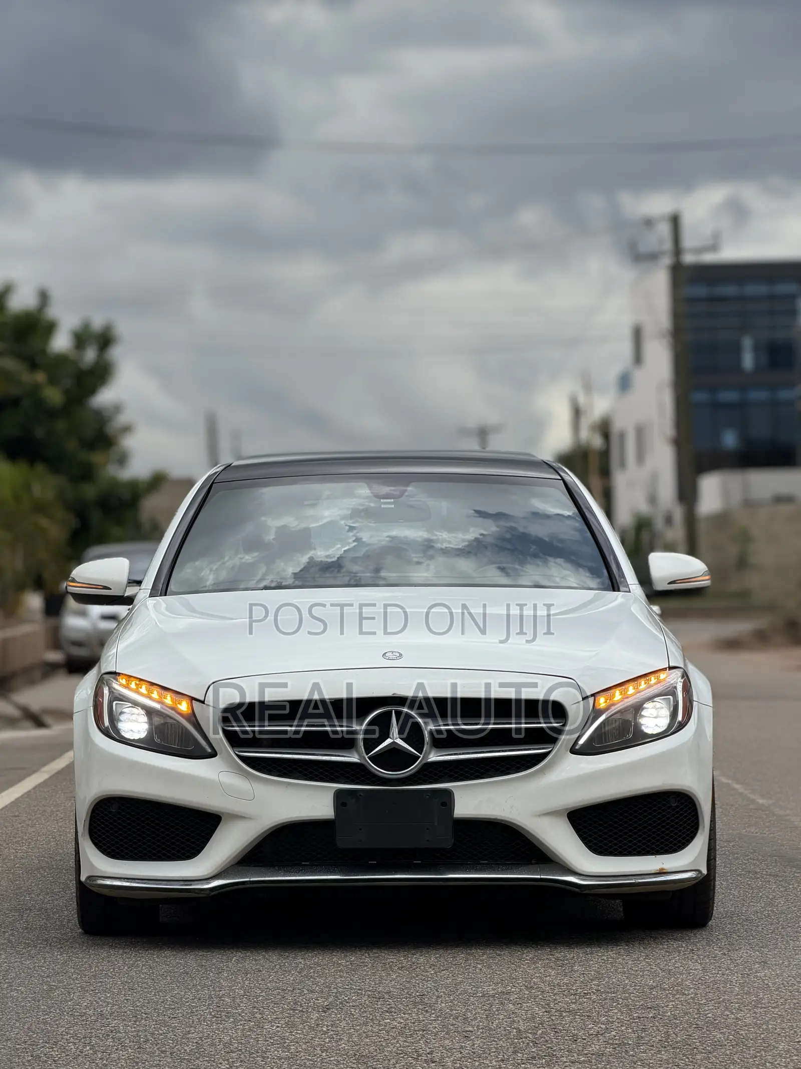 Mercedes-Benz C300 Luxury 4matic Sedan AWD (2.0L 4cyl 7A) 2017 White