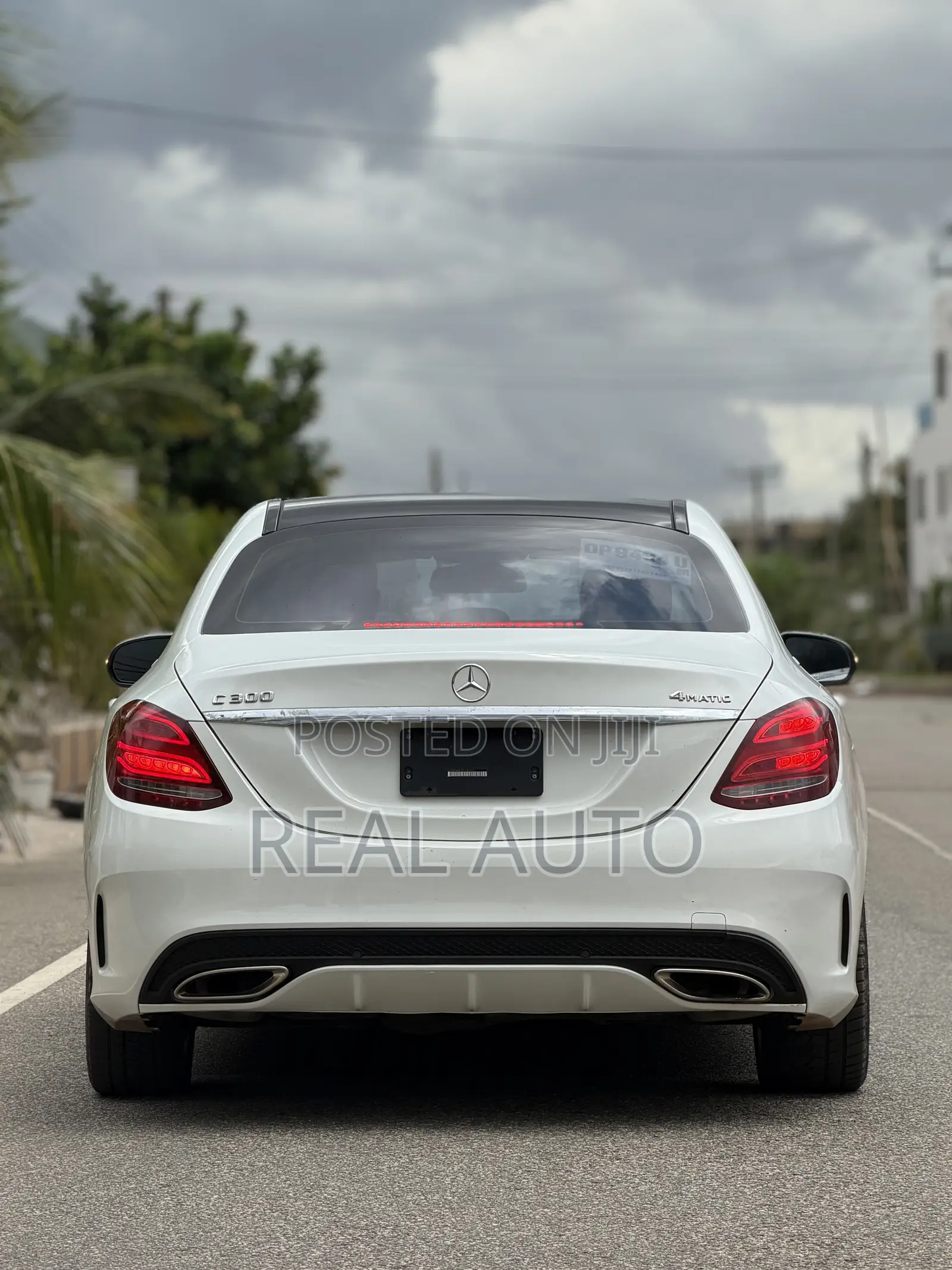 Mercedes-Benz C300 Luxury 4matic Sedan AWD (2.0L 4cyl 7A) 2017 White