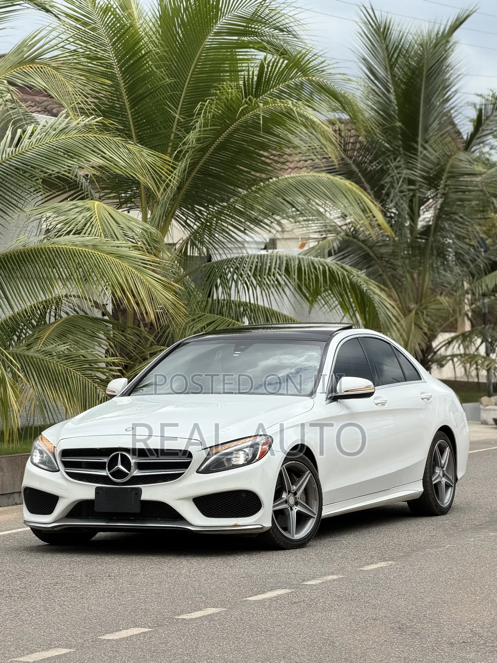 Mercedes-Benz C300 Luxury 4matic Sedan AWD (2.0L 4cyl 7A) 2017 White